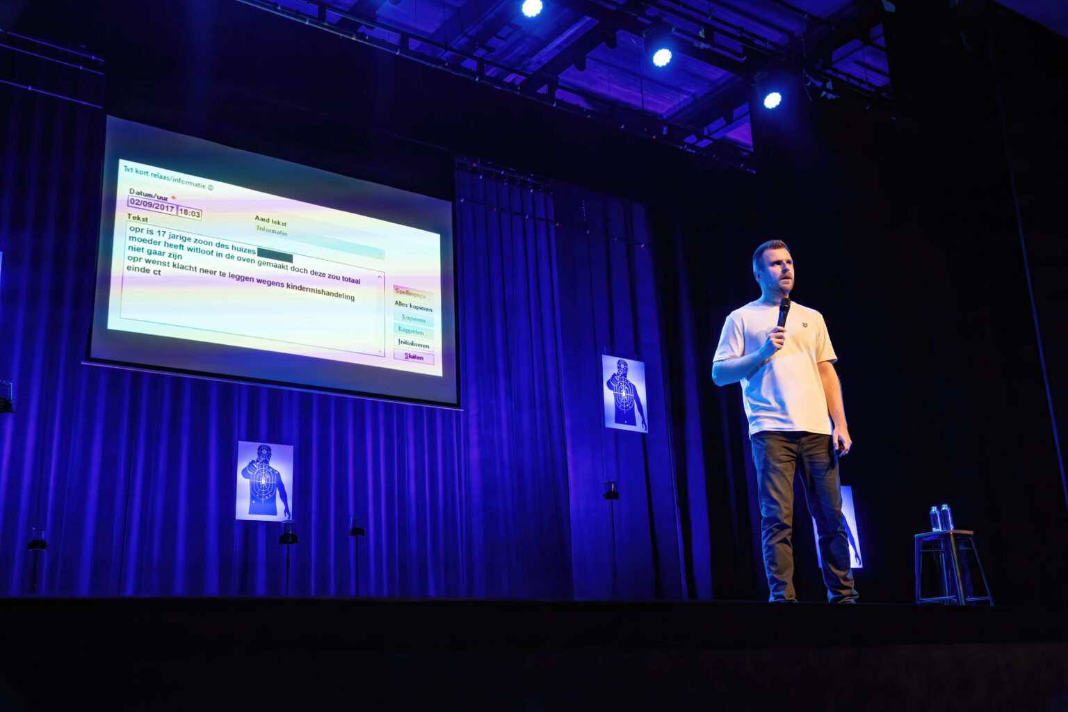 Vincent Voeten staat sinds vorig jaar in de theaters met zijn eerste zaalshow, Smaad - © Ymke Dirikx