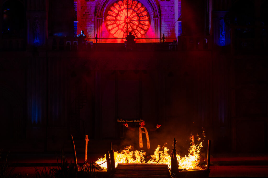 Nordin De Moor speelt de halsstarrige aartsdiaken Claude Frollo - © Steven Hendrix