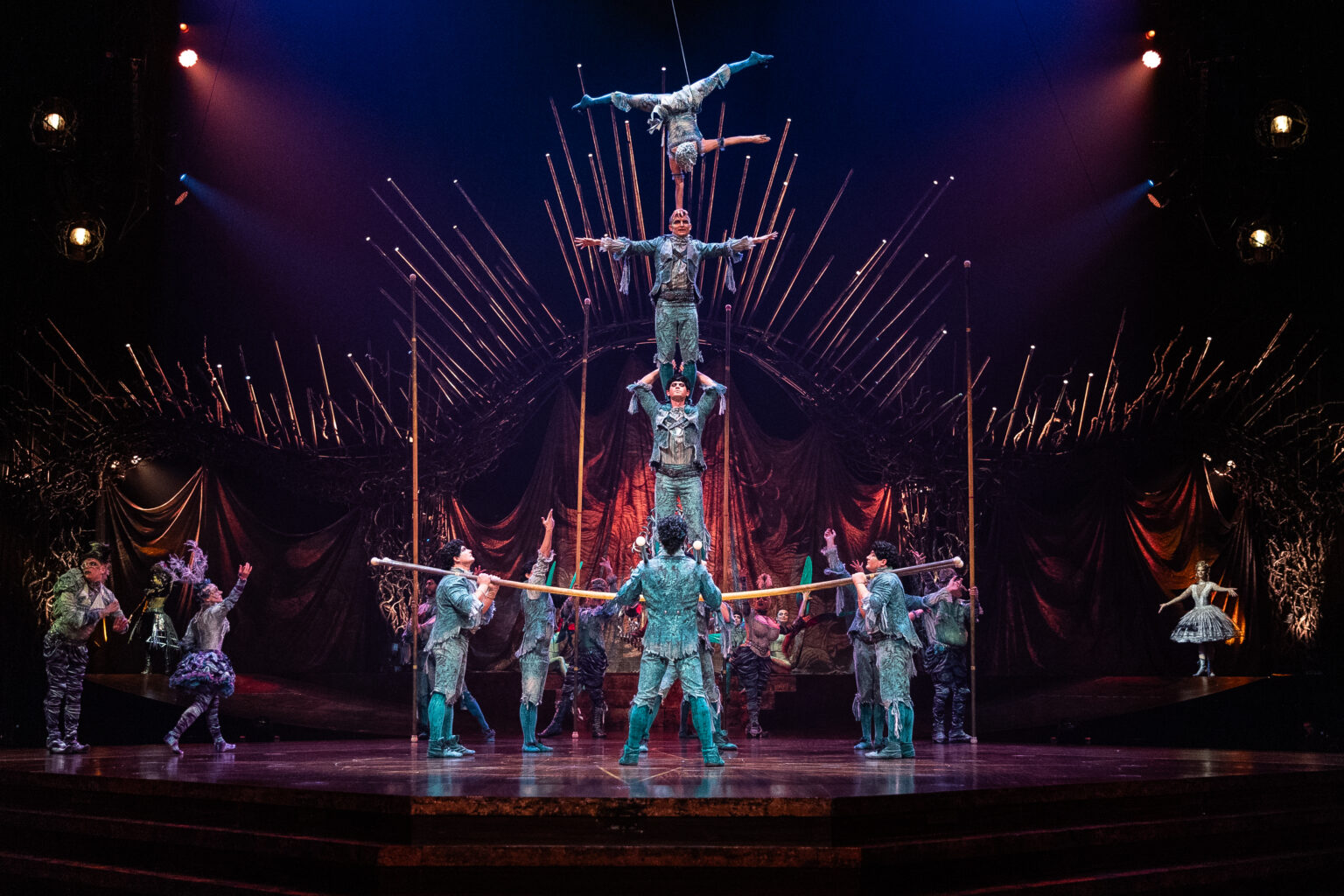 Cirque du Soleil slaagt er gedurende 2,5 uur in elke act nog indrukwekkender te maken dan de vorige - © Anne-Marie Forker
