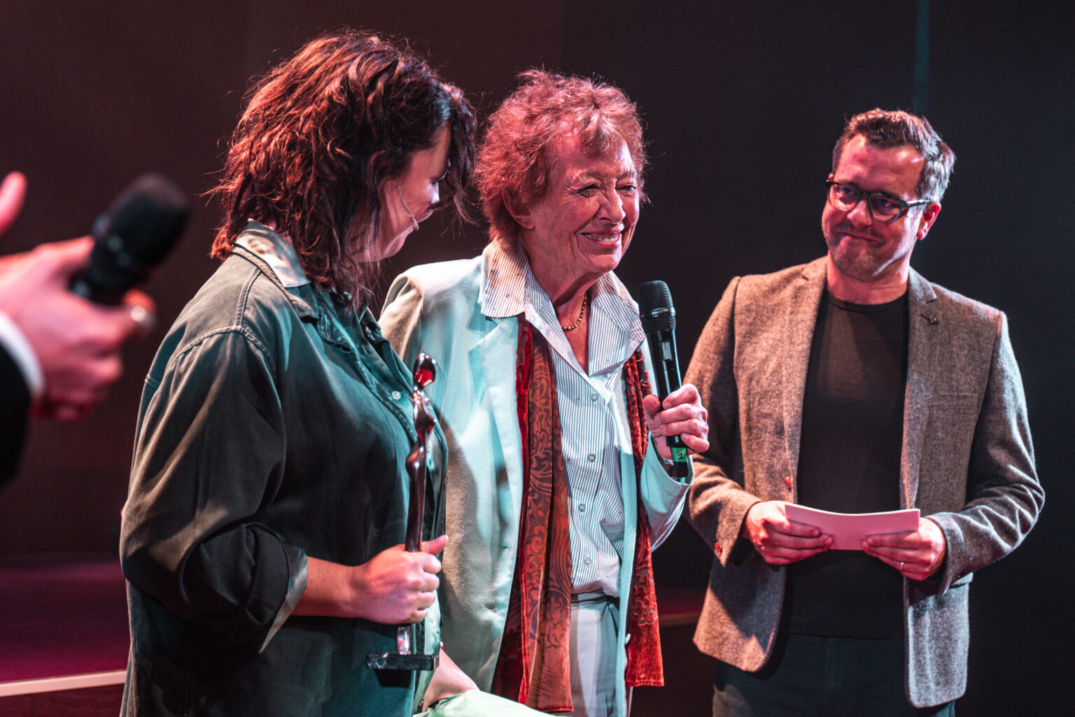 Mary Boduin, goede vriendin en tekstschrijfster voor Ann Christy, werd door Sabam gehuldigd met De Muze - © Wanne Synnave