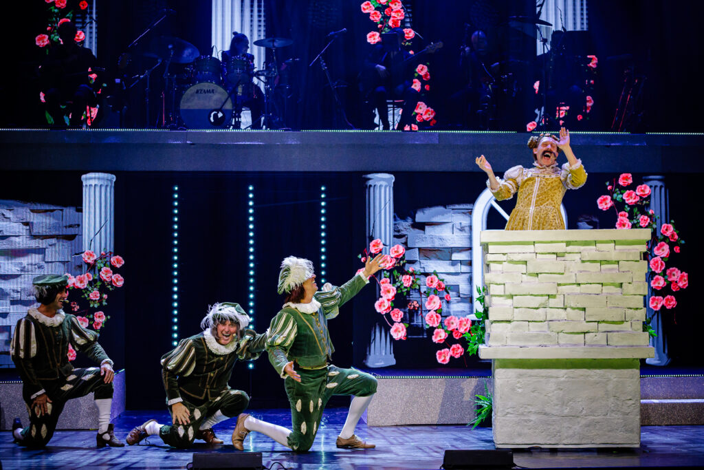 Het komische hoogtepunt van Winterrevue - Jubilee is de onvermijdelijke Romeo & Julia-sketch - © Steven Hendrix