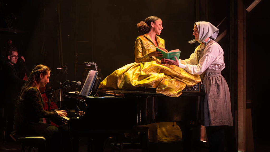 Regisseur Jaak Lema wist het orkest op slimme wijze te integreren in de musical - © Wanne Synnave