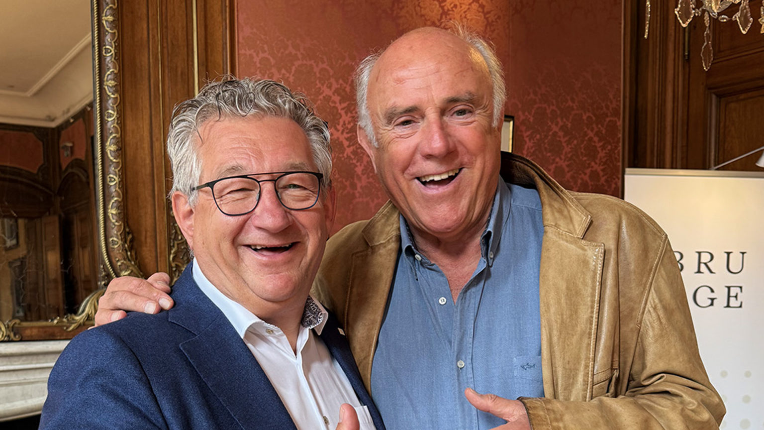 Backstage Producties kondigt West-Vlaamse finale aan van Het Slotakkoord Burgemeester Dirk De Fauw ontving Herbert Flack in het Brugse stadhuis om het nieuws bekend te maken - © Backstage Producties