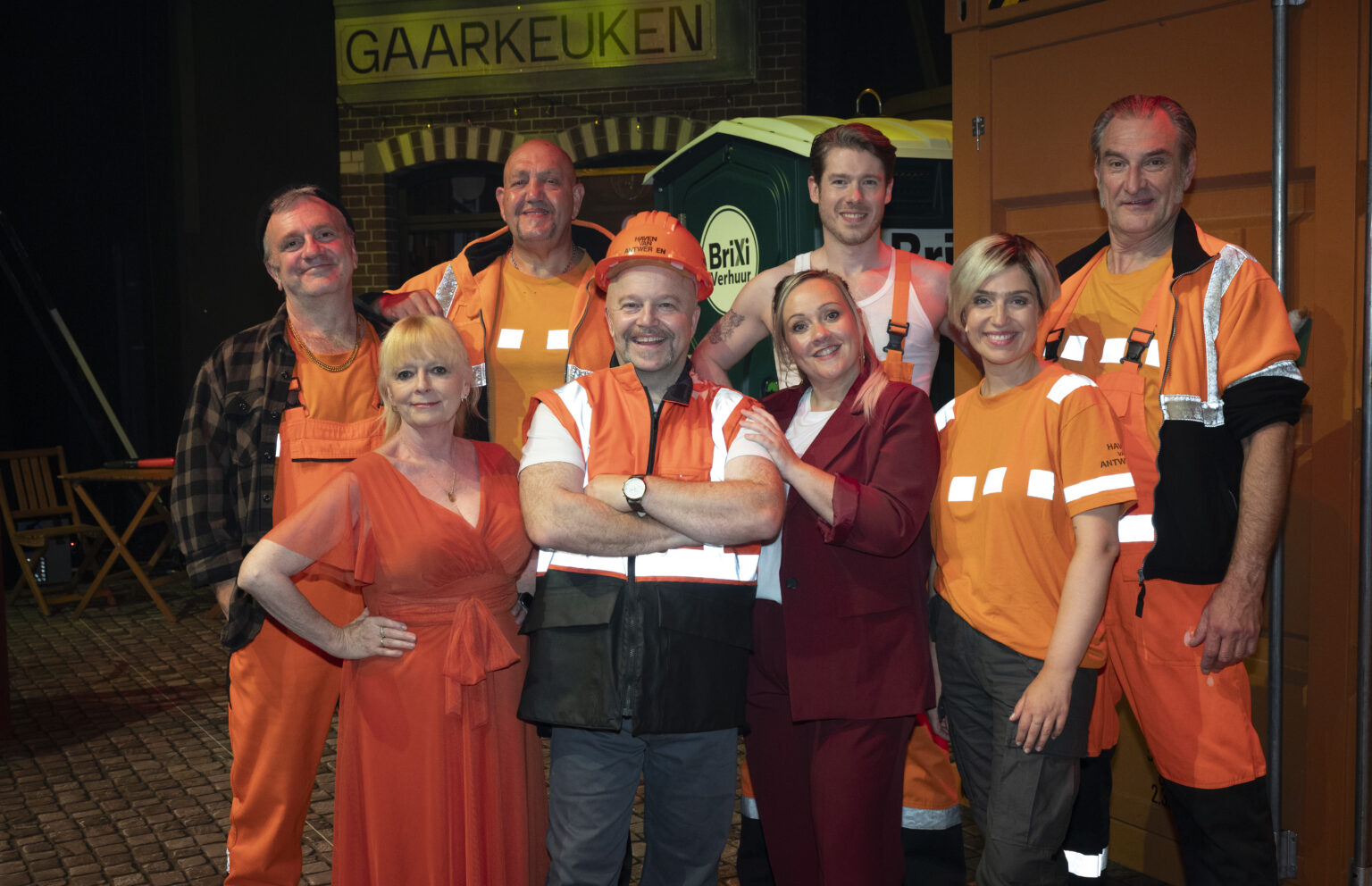Sven De Ridder Company zet Antwerpse trots in de kijker met Wij van de Dokken De cast van Wij van de Dokken - © Sven De Ridder Company