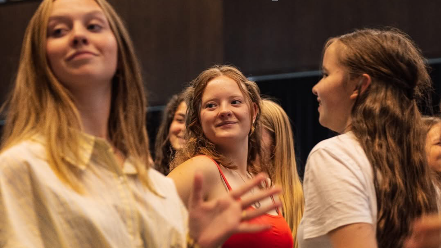 Groot enthousiasme voor jaaropleidingen The Singing Factory Tijdens de jaaropleidingen maken deelnemers op hun eigen niveau kennis met het musicalgenre - © The Singing Factory