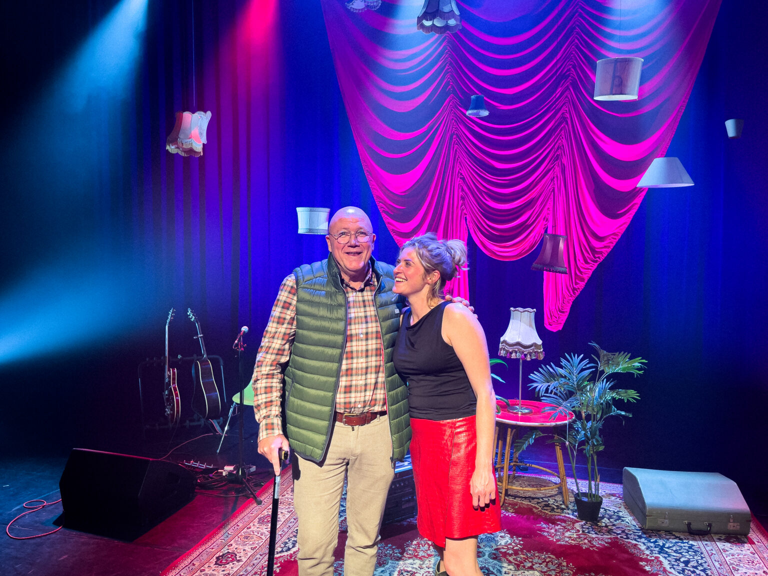 Charlotte Verdick toont hoe humor ook een eerbetoon kan zijn Een trotse Rigobert poseerde na afloop van de première met zijn dochter Charlotte Verdick - © Allemaal Cultuur