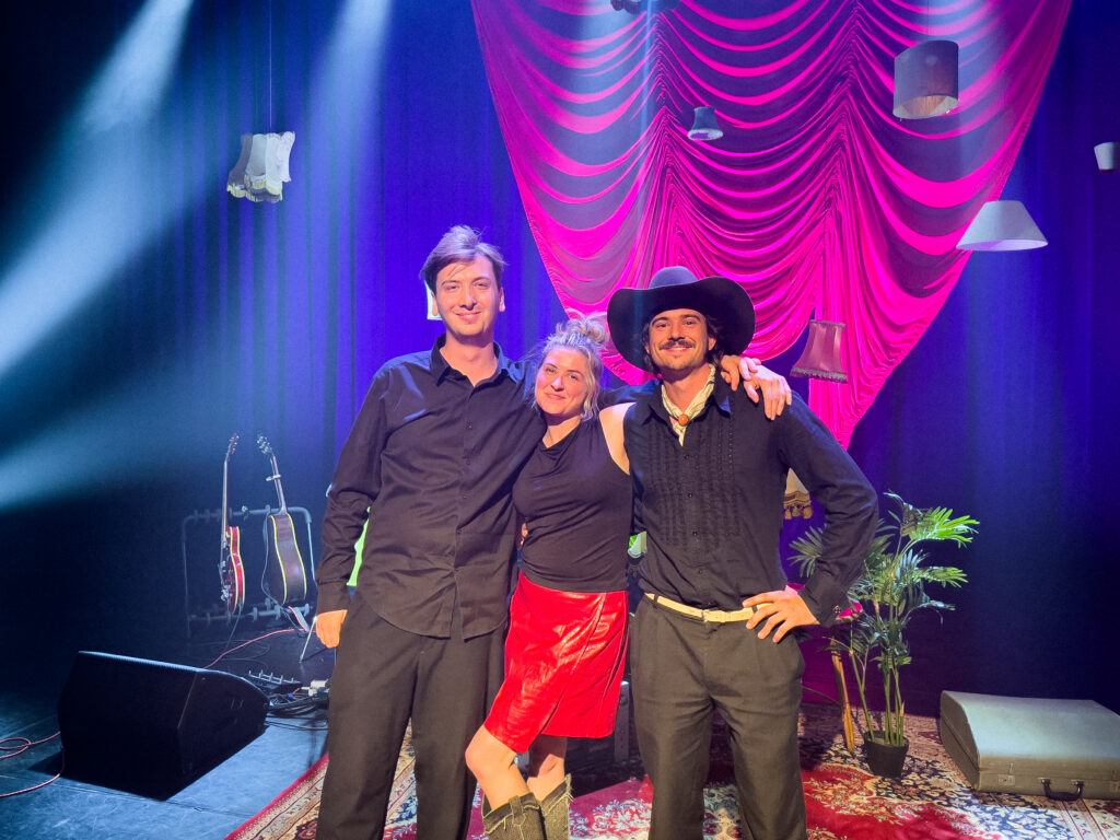Flor Van Meensel en Robin Van den Plas verzorgen de muzikale omkadering van My Daddy Told Me - © Allemaal Cultuur