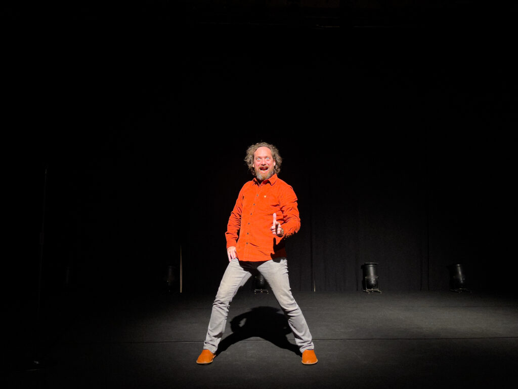 Thomas Smith: "Humor is zowel mijn harnas als mijn ultieme innerlijke kern" - © Allemaal Cultuur
