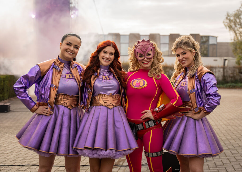 Niemand minder dan Mega Mindy zal K3 vervoegen tijdens de Superhelden-tour - © Studio 100