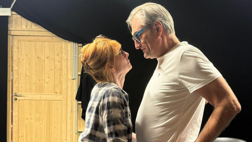 Acht jaar na 40-45 staan Marleen Merckx en Peter Van de Velde opnieuw op de planken als echtpaar - &copy; AuFond Producties